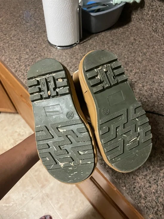 Lot of H&M toddler shoes and toddler rainboot - Picture 7 of 9